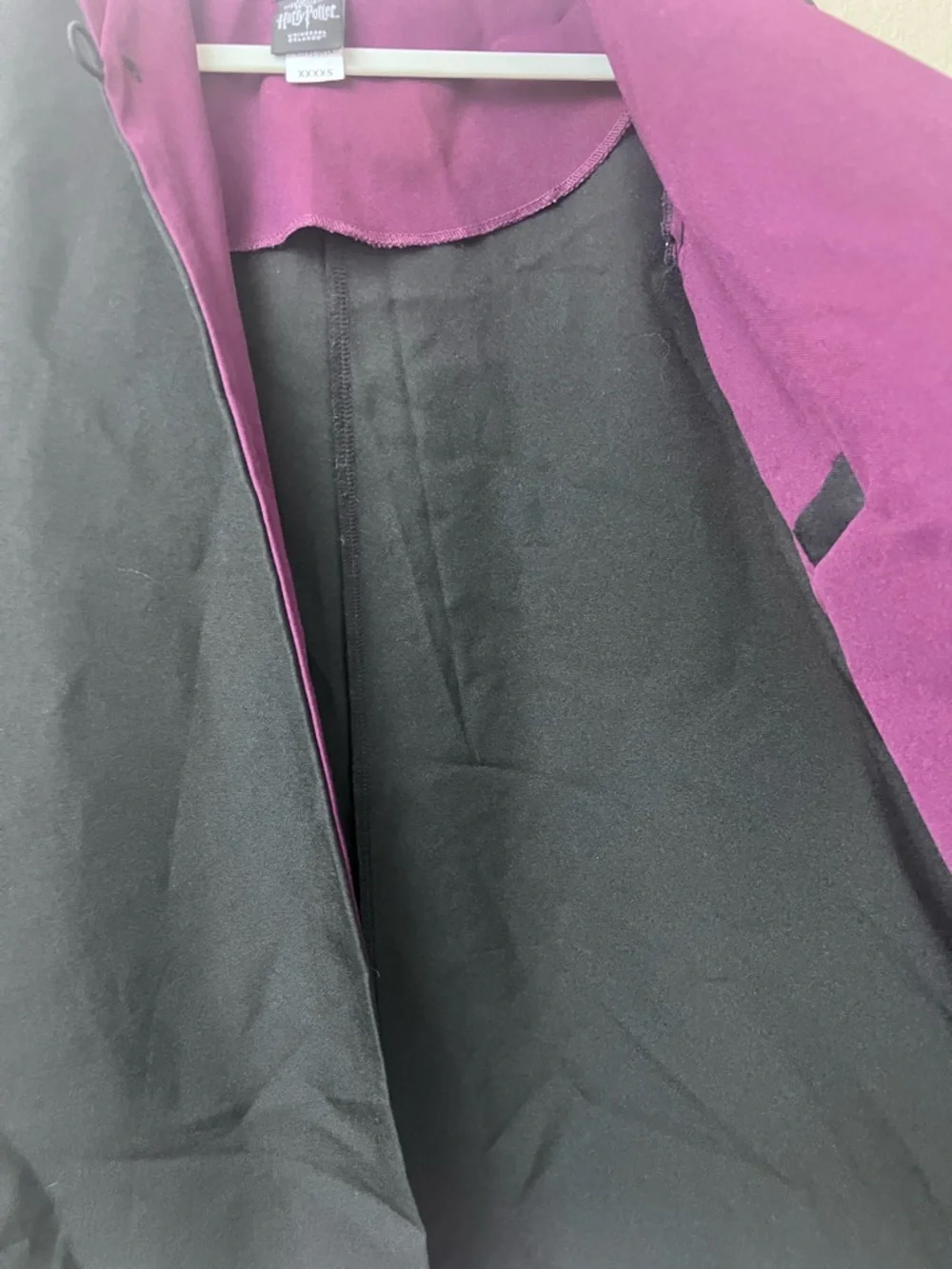 Universal Wizarding World Of Harry Potter Gryffindor Robe Cape Wand Pouch XXXXS - Picture 4 of 7